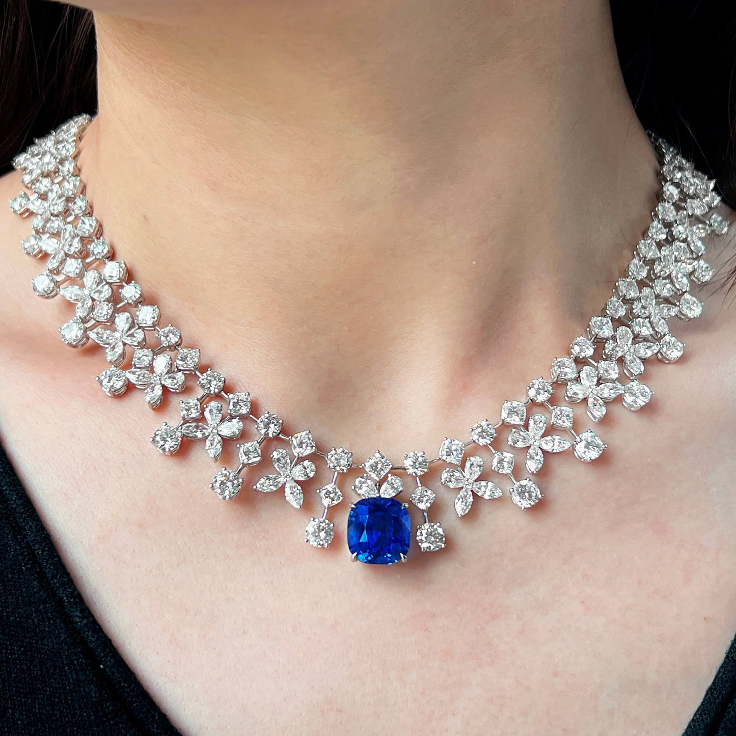 天然 艳蓝色 马达加斯加 蓝宝石项链,总重74.44克拉,枕形,GRS认证