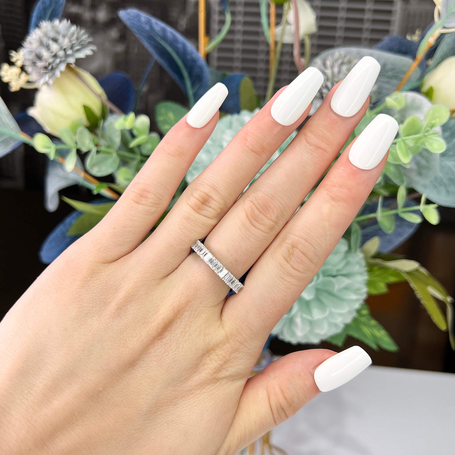 טבעת יהלום טבעית, זהב לבן 18 קראט, צורת אמרלד, 5.37 קראט TW