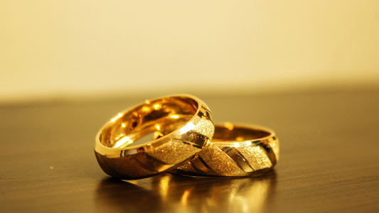 Why Yellow Gold Rings Are Making A Comeback In Fashion