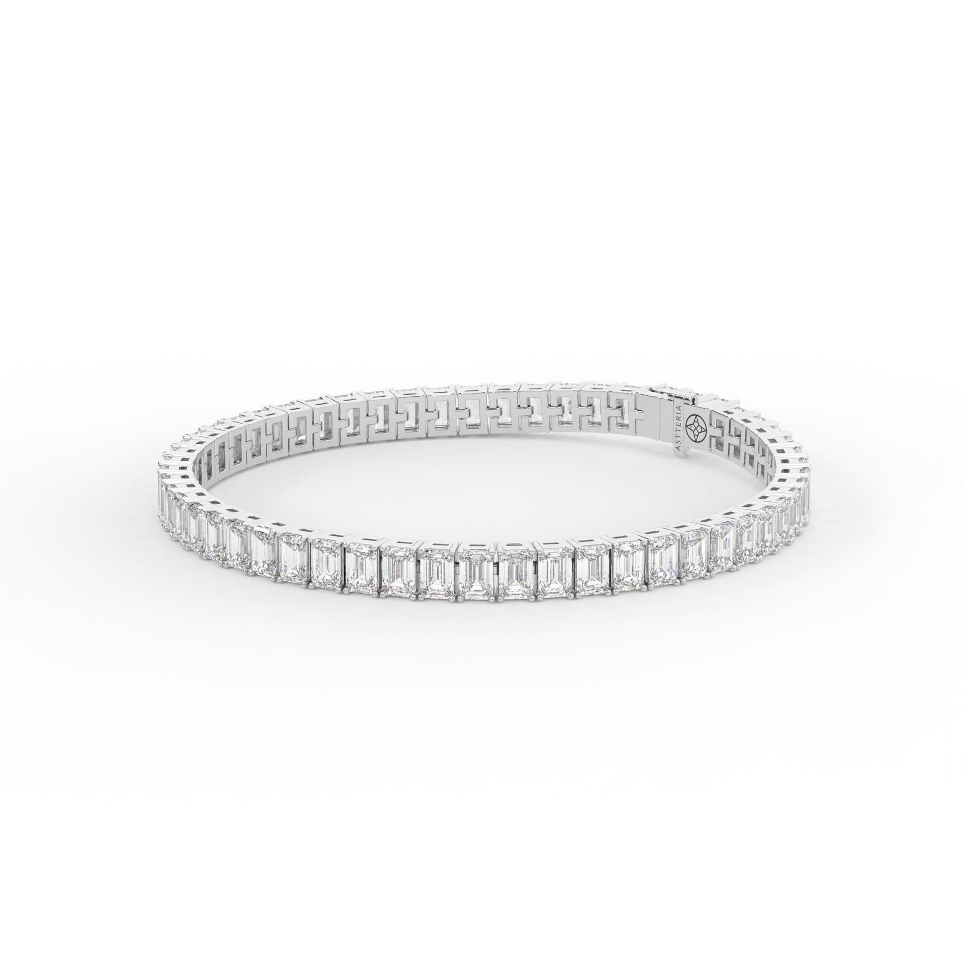 14K white gold, 18K white gold