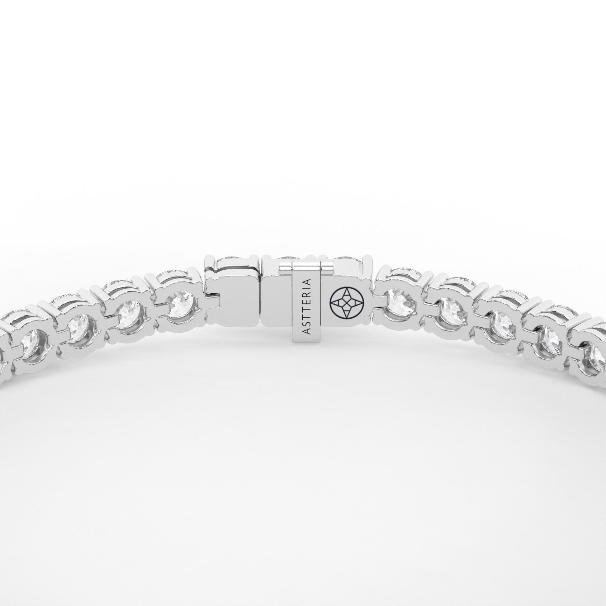 14K white gold, 18K white gold