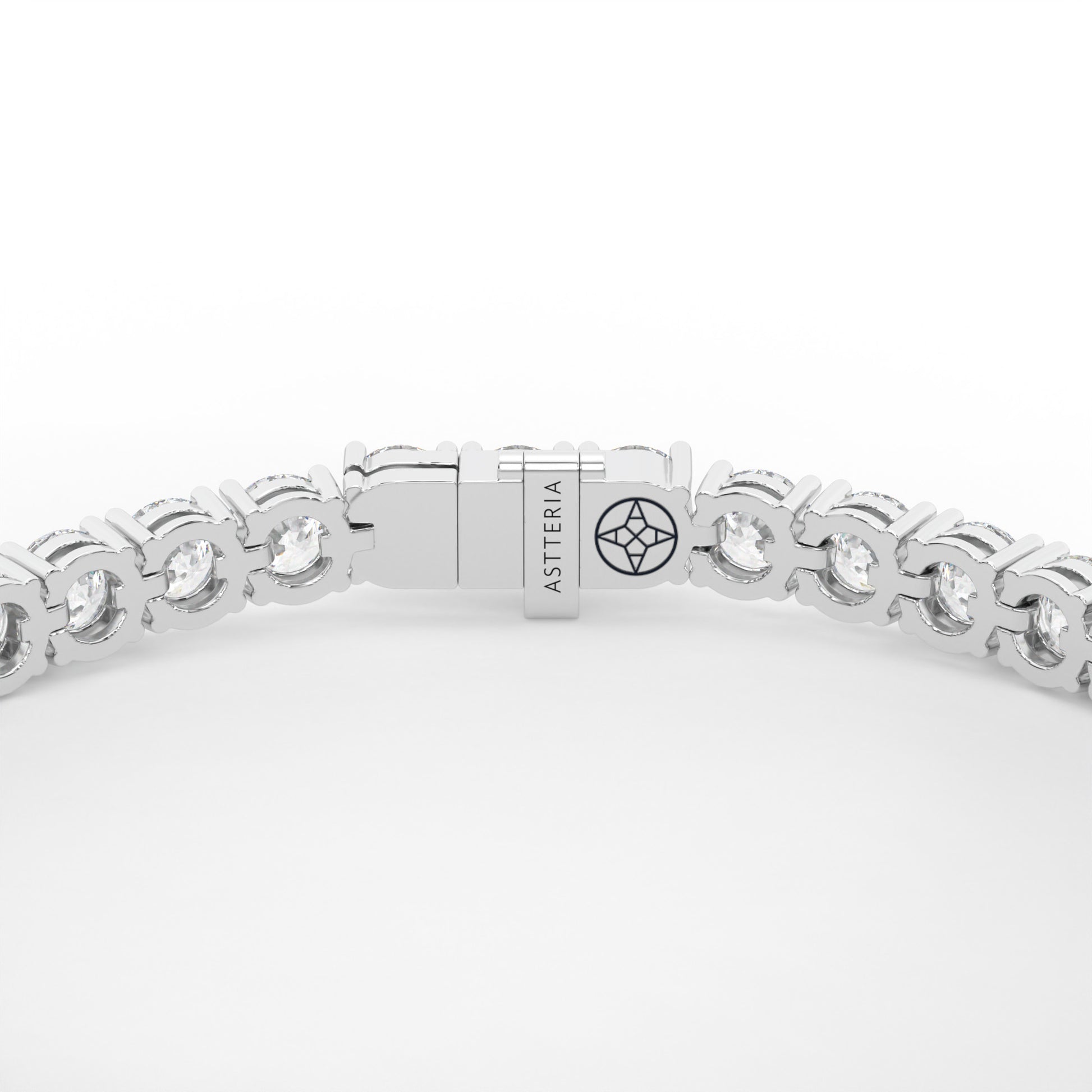 14K white gold, 18K white gold