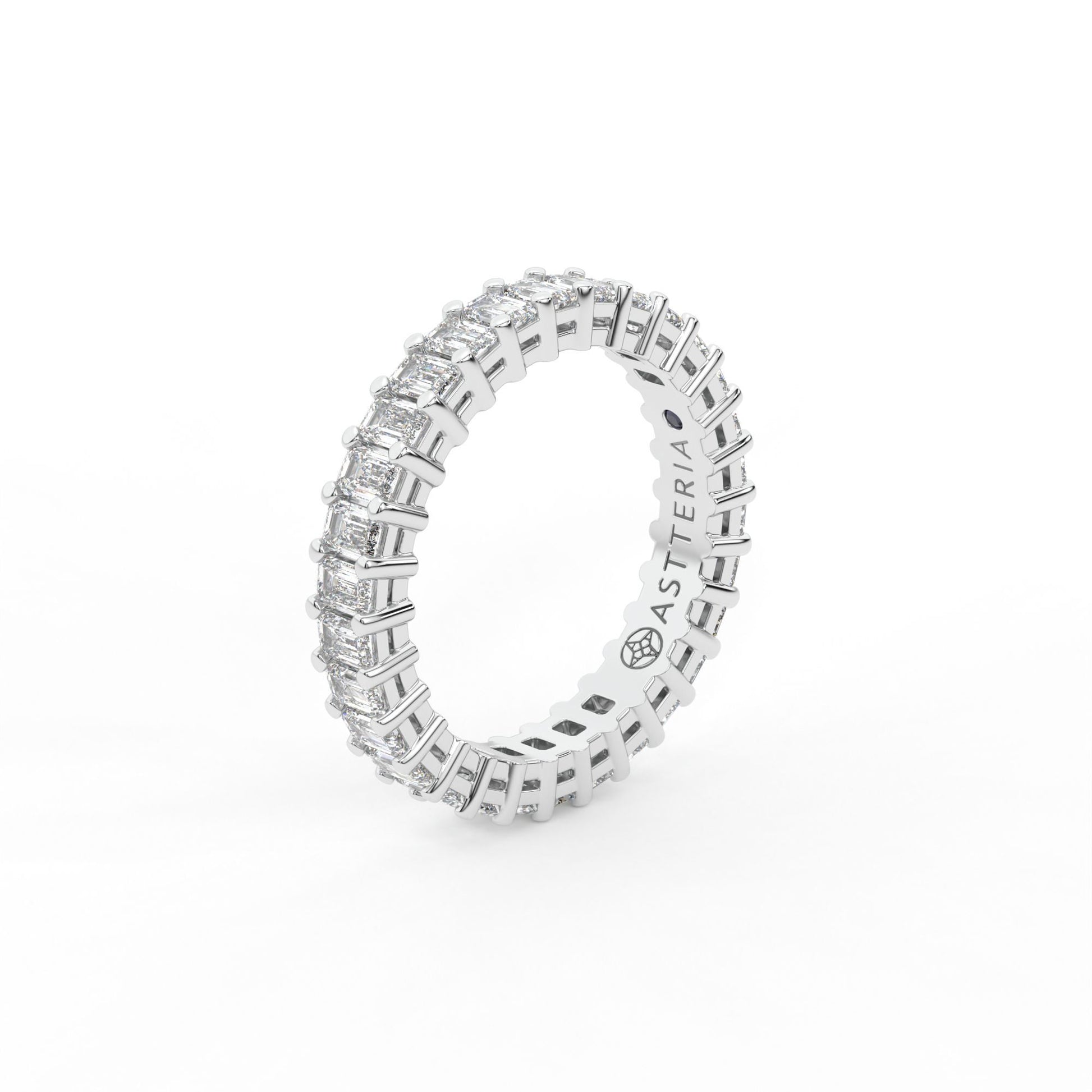 14K white gold, 18K white gold