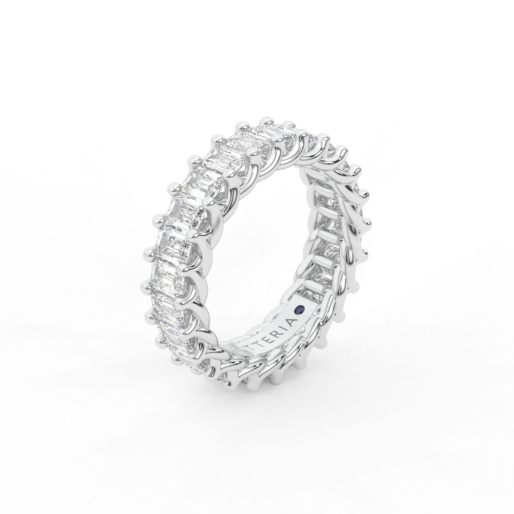 14K white gold, 18K white gold