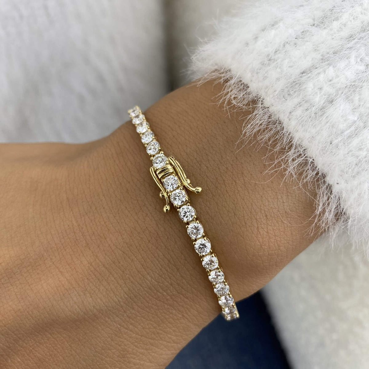 Natural 5.71 Ct. TW Round-Cut Diamond Tennis Bracelet, 14K Yellow Gold