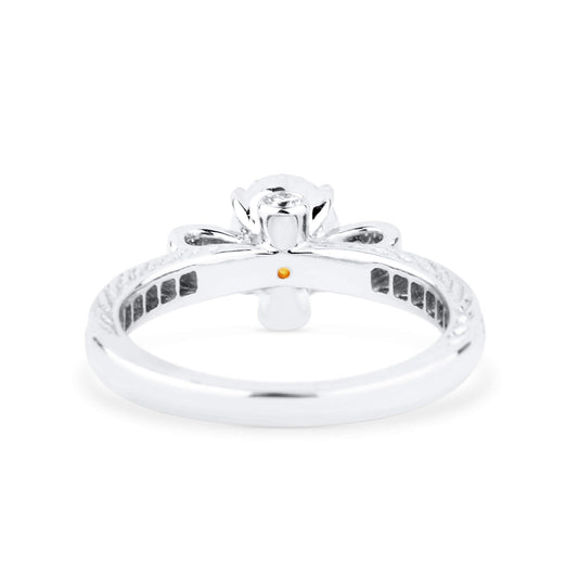 浓彩黄 钻石戒指，总重1.31克拉，椭圆形，GIA认证