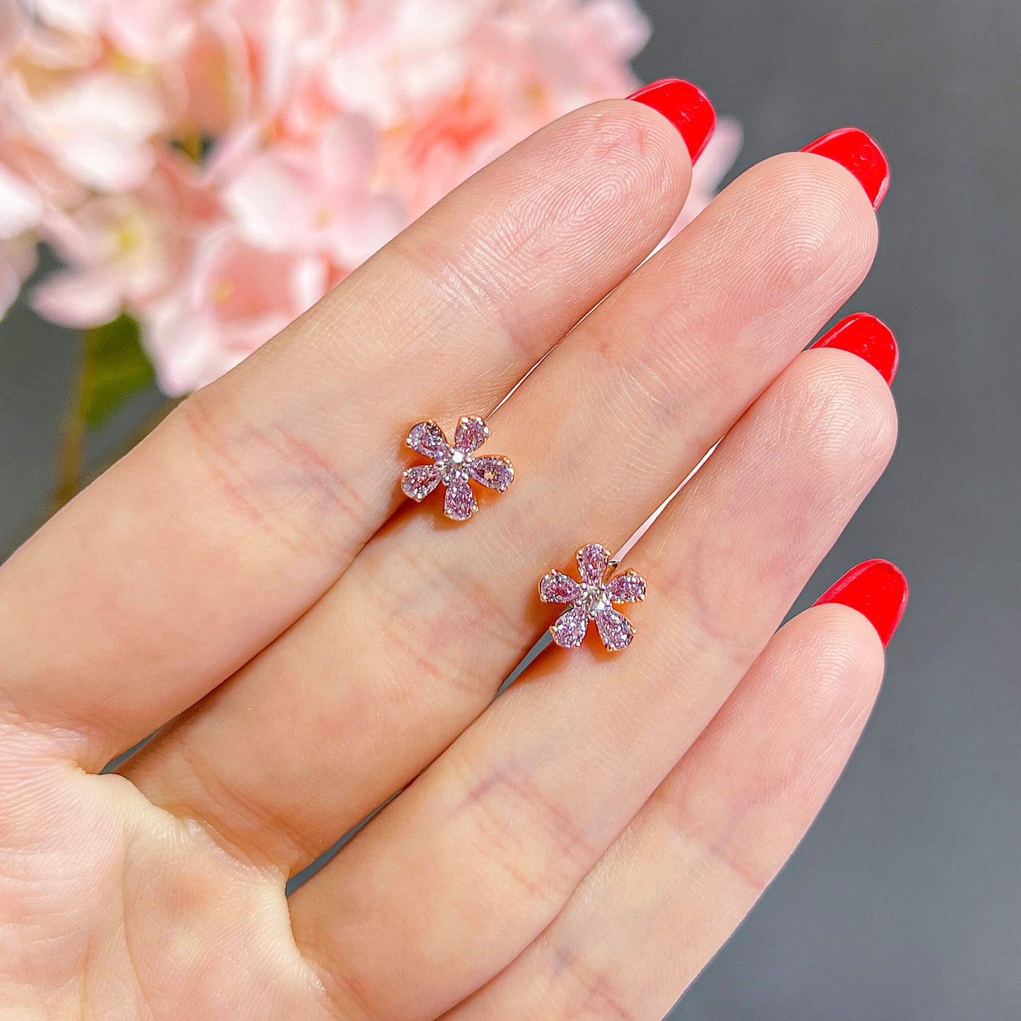 天然华丽粉色钻石簇耳环，18K玫瑰金，梨形，0.97克拉总重