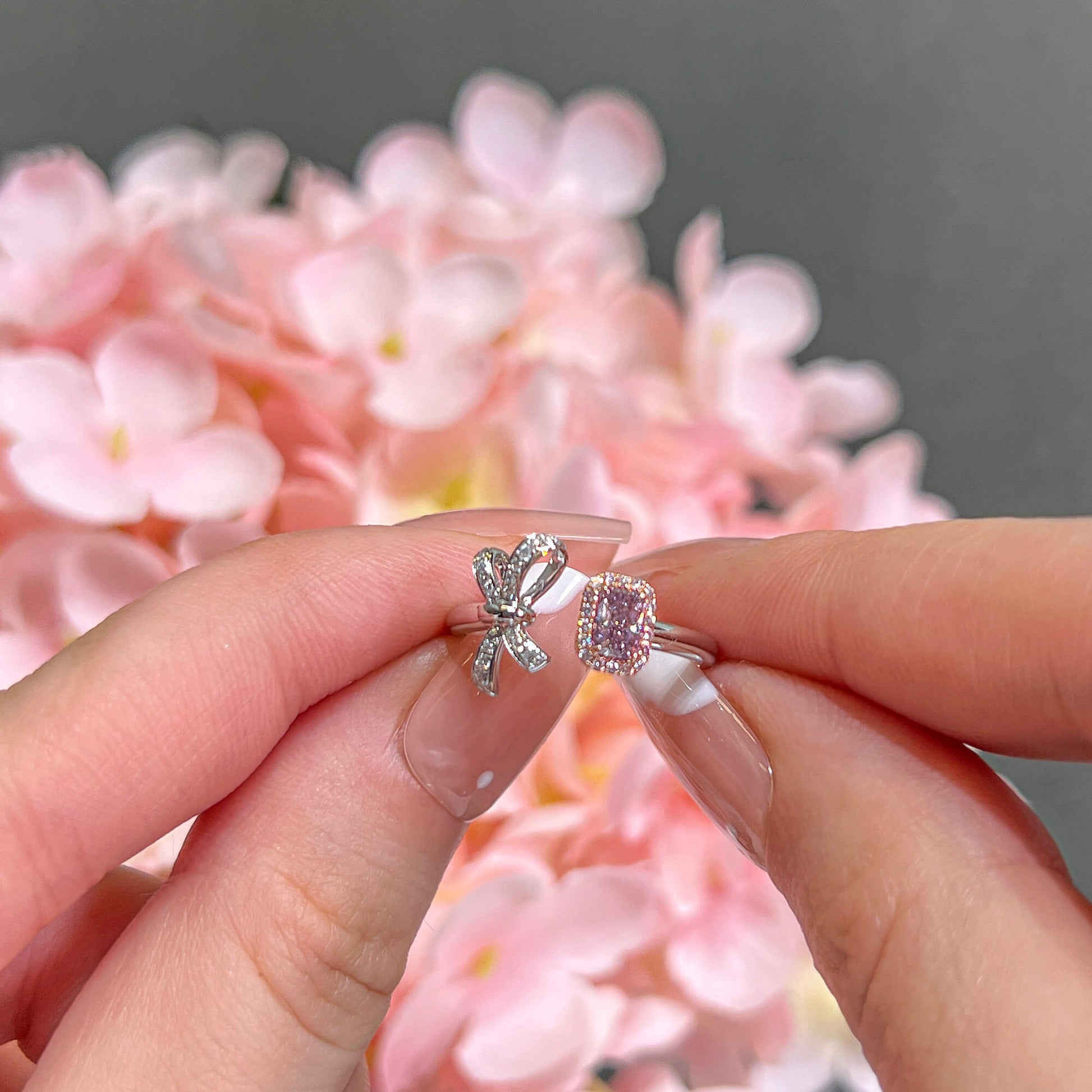 中彩 紫粉钻石戒指，总重0.45克拉，雷迪恩形，GIA认证