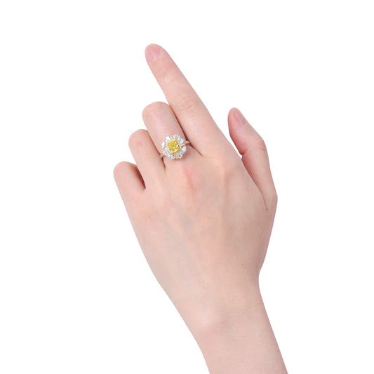 艳彩黄 钻石戒指，总重3.31克拉，枕形，GIA认证