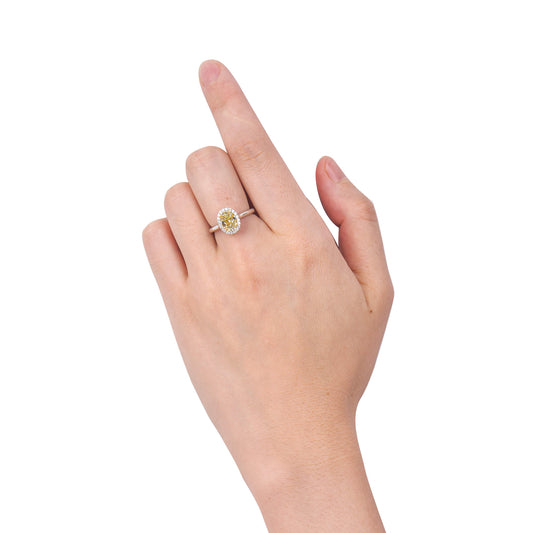 中彩黄 钻石戒指，总重1.71克拉，椭圆形，GIA认证