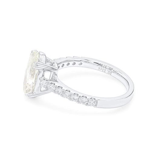 白钻戒指，总重2.52克拉，椭圆形，GIA认证