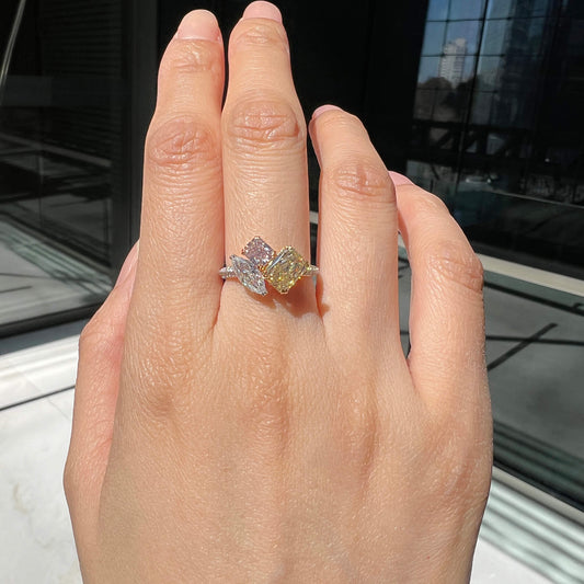 浅粉色 钻石戒指，总重2.64克拉，混合形状，GIA认证