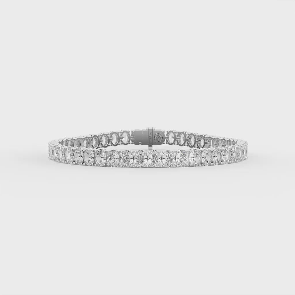 14K white gold, 18K white gold