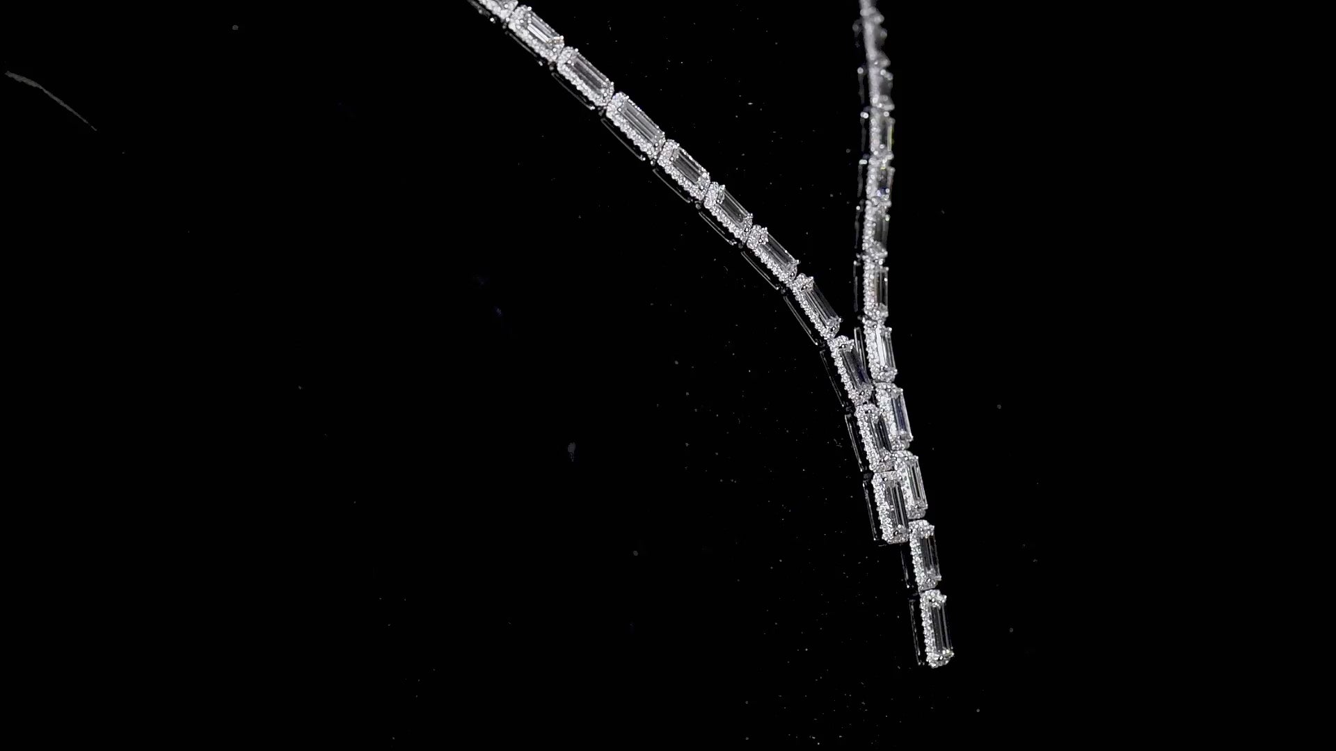 天然钻石链条项链，18K白金，长方形，12.58克拉总重