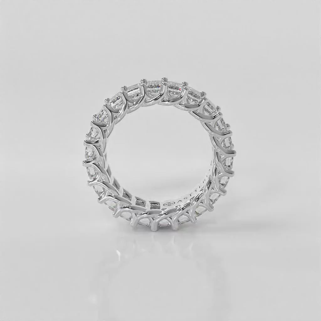 14K white gold, 18K white gold