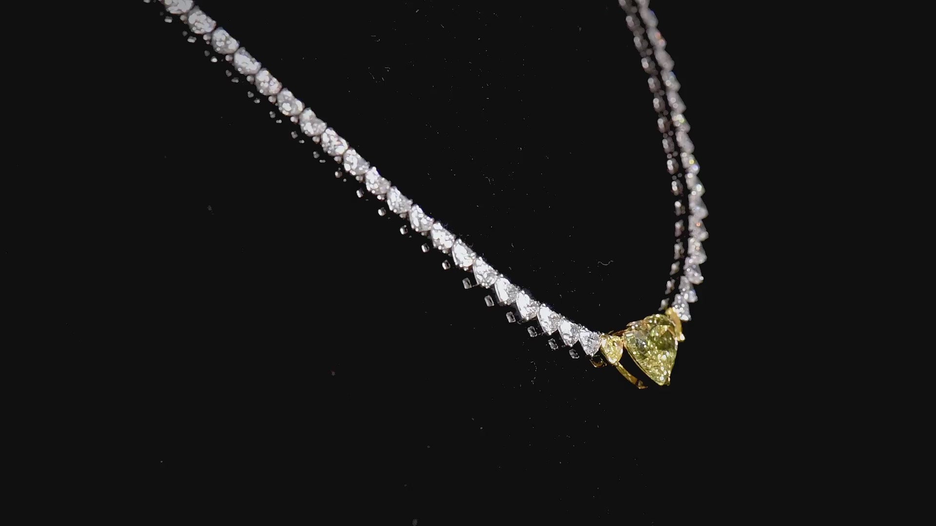 中彩黄 钻石项链，总重16.73克拉，心形，GIA认证