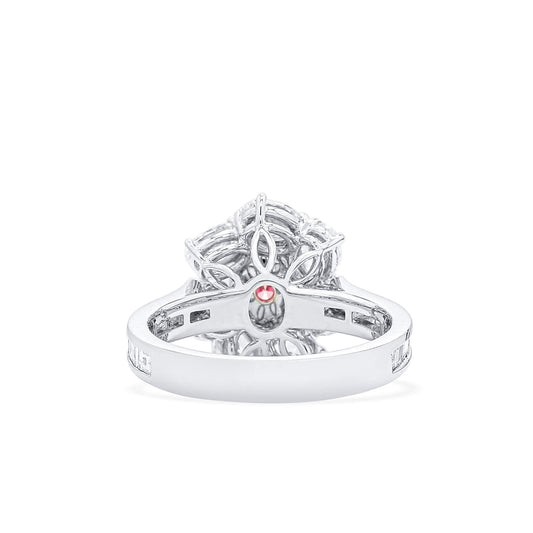 微浅粉 钻石戒指，总重2.71 克拉，椭圆形，GIA认证