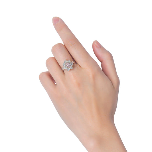 微浅粉 钻石戒指，总重2.71 克拉，椭圆形，GIA认证