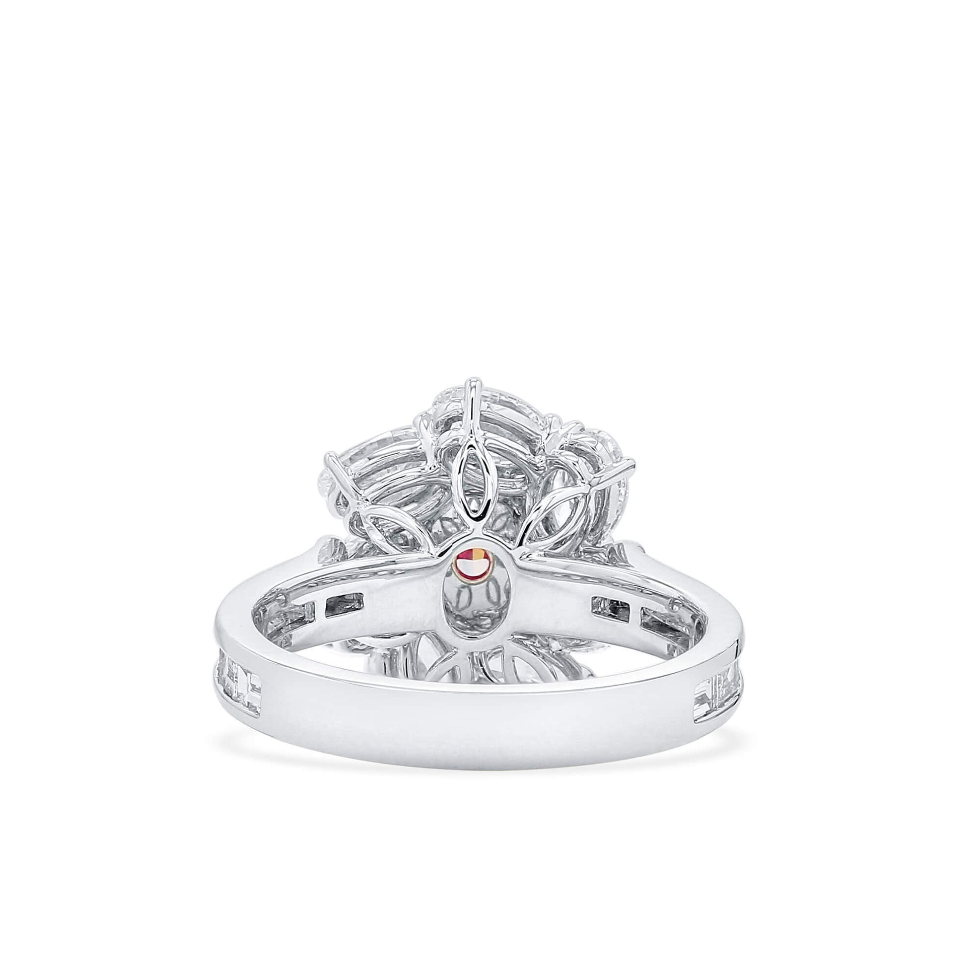 微浅粉 钻石戒指，总重2.80克拉，椭圆形，GIA认证