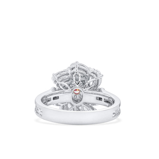 微浅粉 钻石戒指，总重2.80克拉，椭圆形，GIA认证