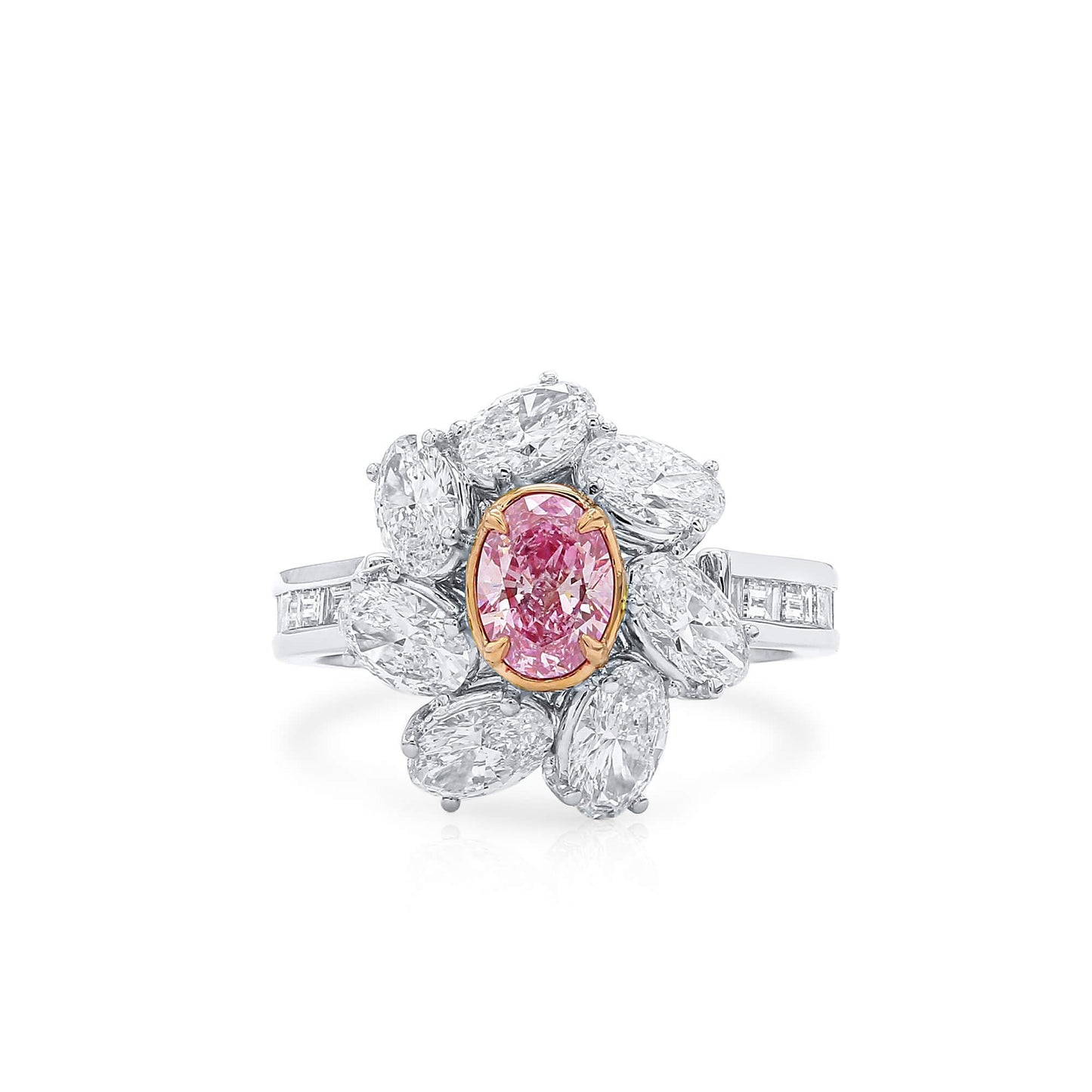 天然非常浅粉色钻石戒指，18K白金与玫瑰金，椭圆形，2.80克拉总重