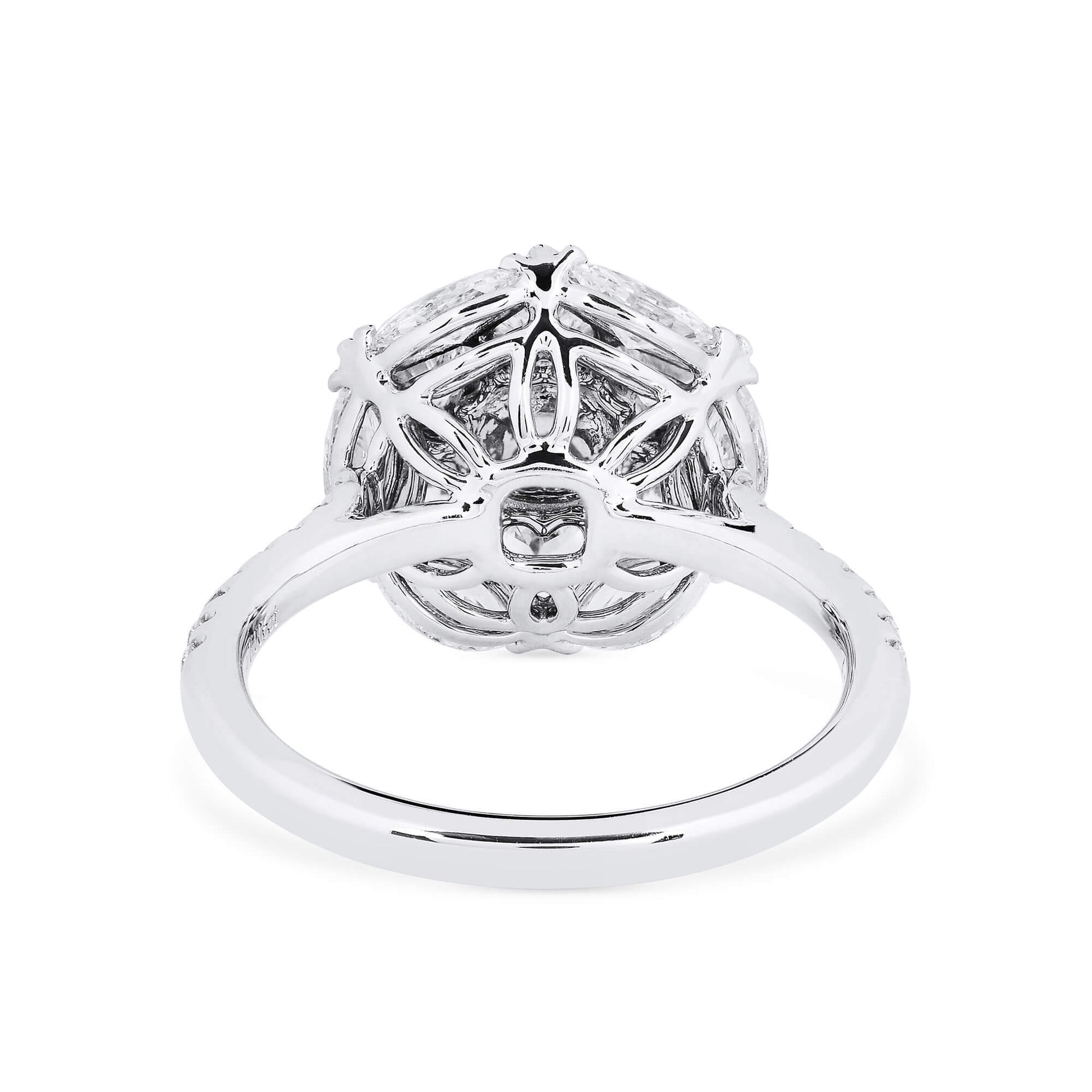 天然非常浅粉色钻石光环戒指，18K白金与玫瑰金，垫形，2.83克拉总重