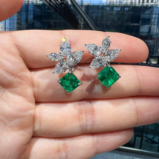 艳绿色 哥伦比亚 祖母绿与钻石耳环，3.66克拉（总重8.17克拉），JCEG01113090