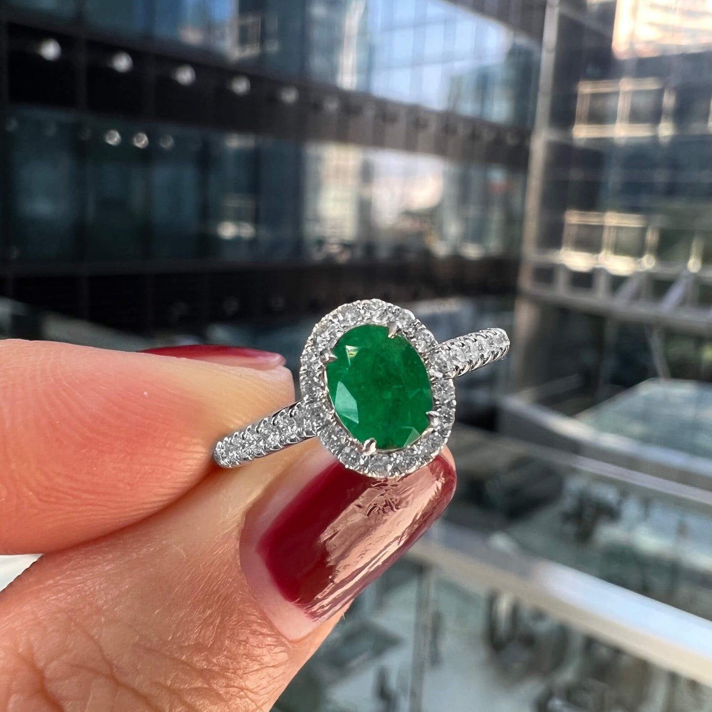 טבעת אמרלד ויהלום ירוקים עזים, 0.61 קראט (0.87 קראט TW), G2111260109