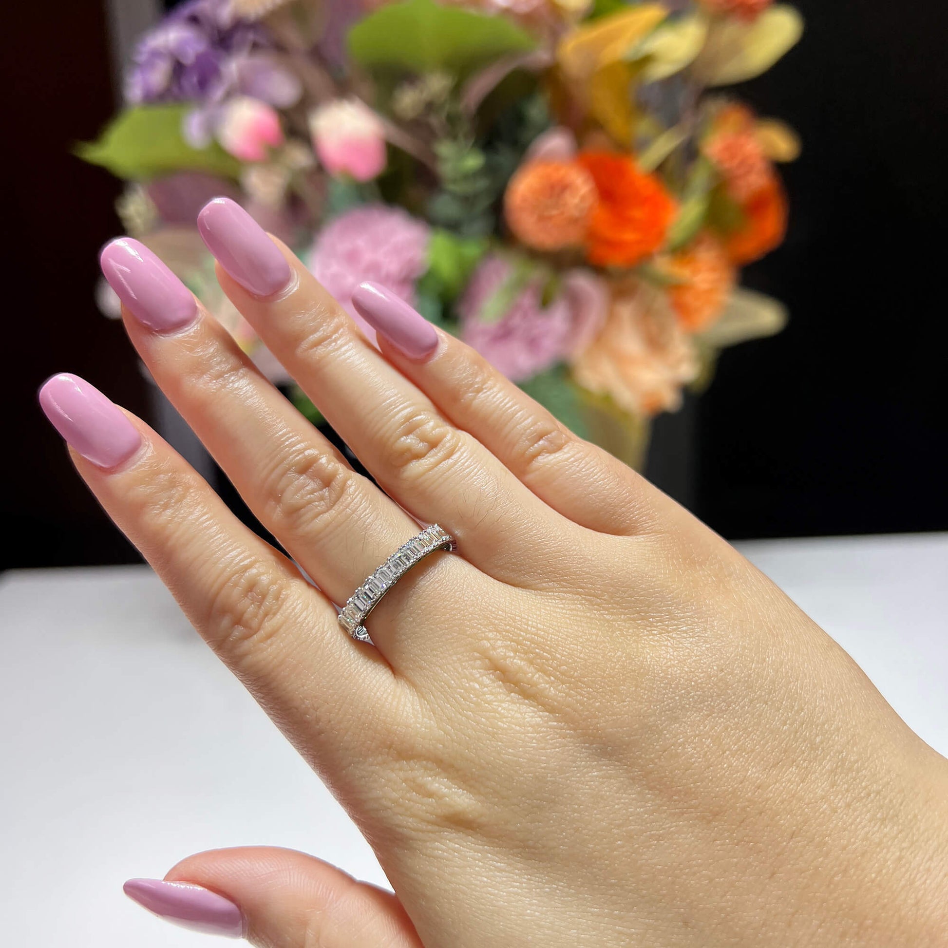 白钻与祖母绿 永恒排戒，3.12克拉（总重5.66克拉），梯方形