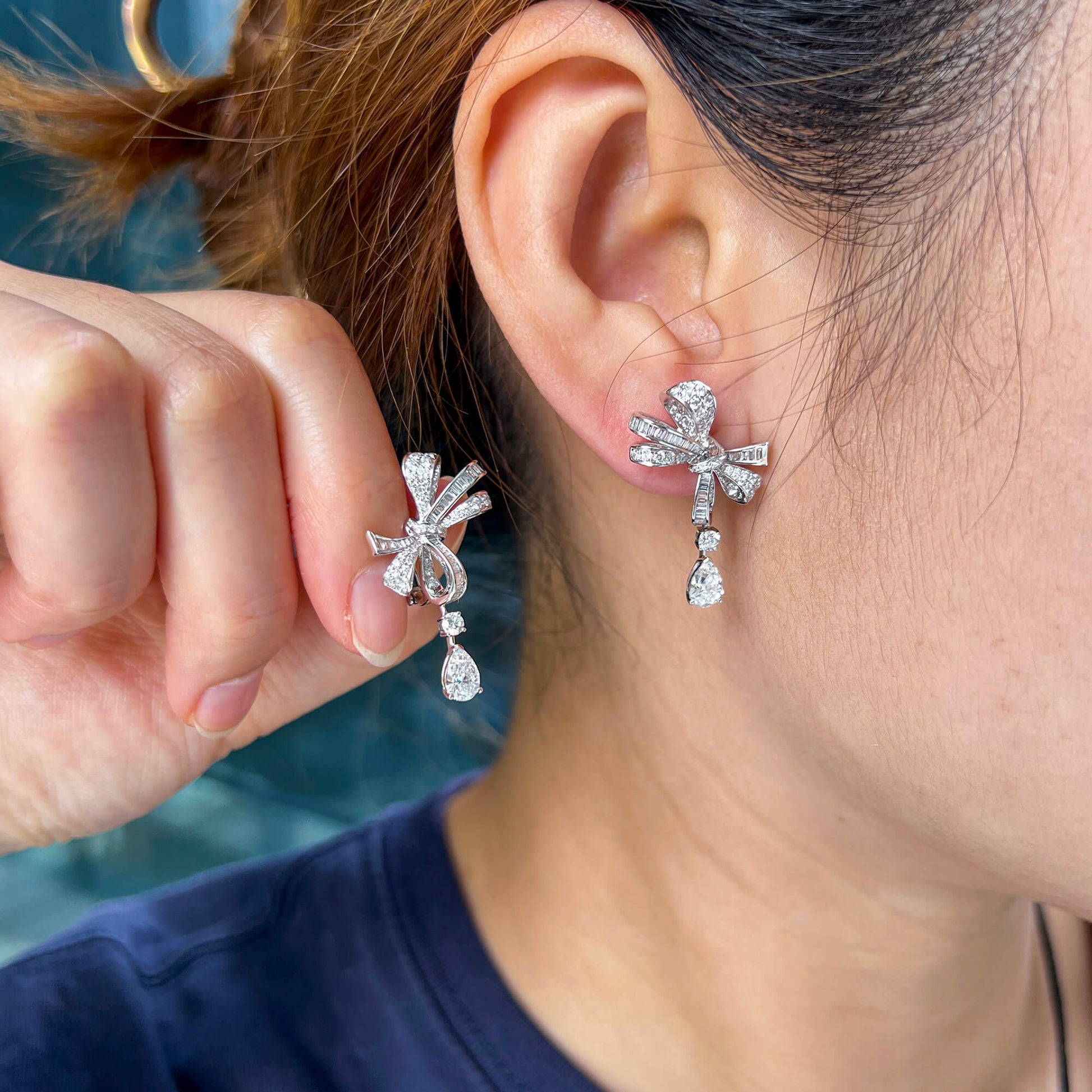 白钻耳环，总重2.36克拉，水滴形，GIA认证