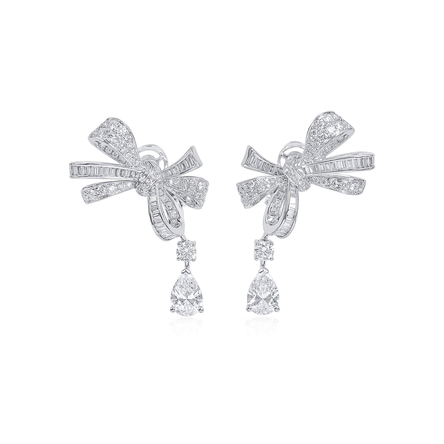 白钻耳环，总重2.36克拉，水滴形，GIA认证