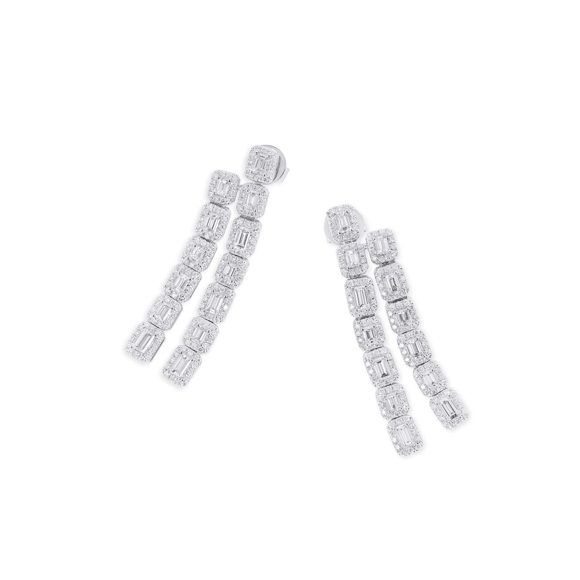 白钻耳环，总重3.05克拉，梯方形