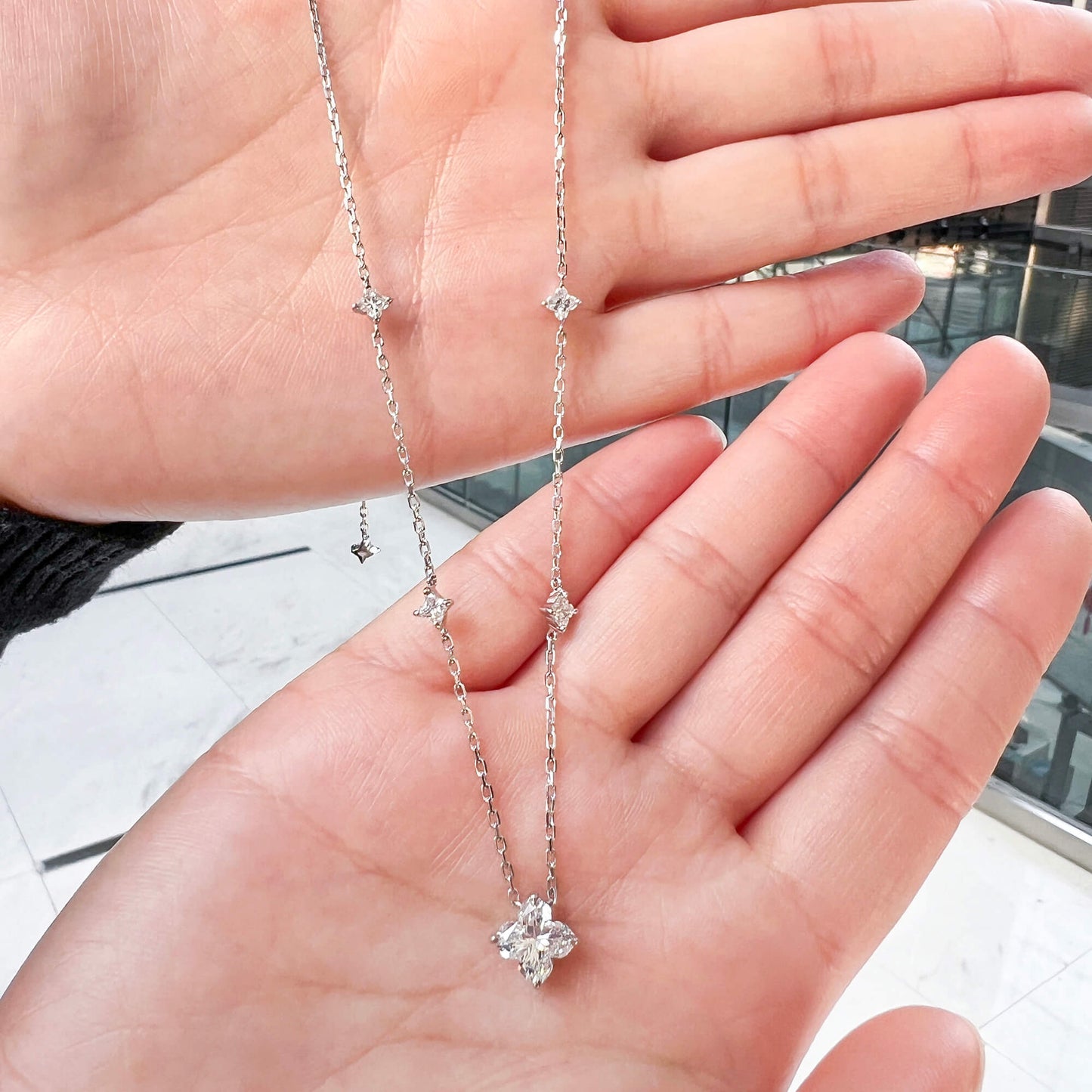 天然钻石项链，18K白金，公主形状，2.67克拉总重