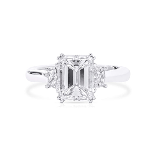 白钻戒指，总重2.32克拉，祖母绿形，GIA认证