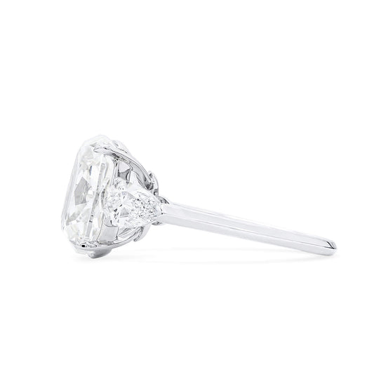 白钻戒指，8.05克拉（总重9.12克拉），枕形，GIA认证，5222773036