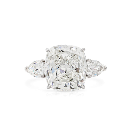 白钻戒指，8.05克拉（总重9.12克拉），枕形，GIA认证，5222773036