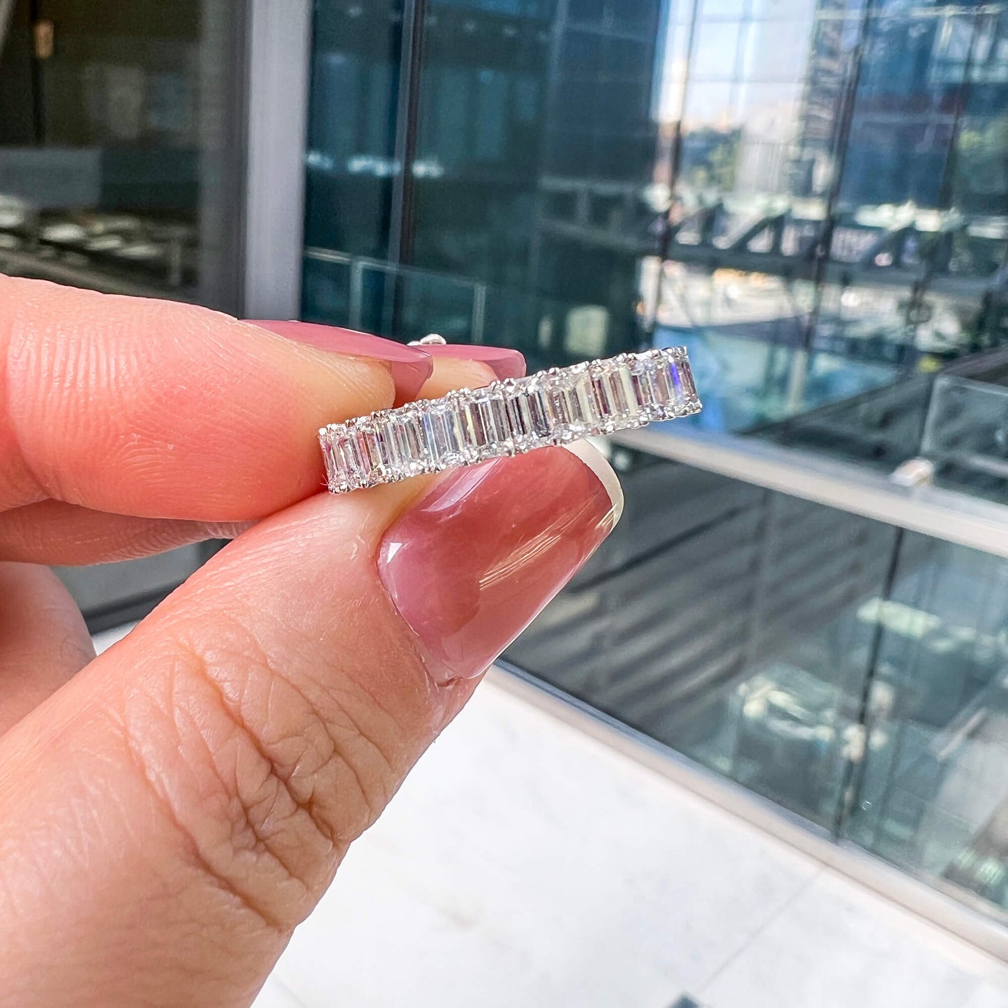 白钻与红宝石 永恒排戒，3.69克拉（总重6.24克拉），祖母绿形